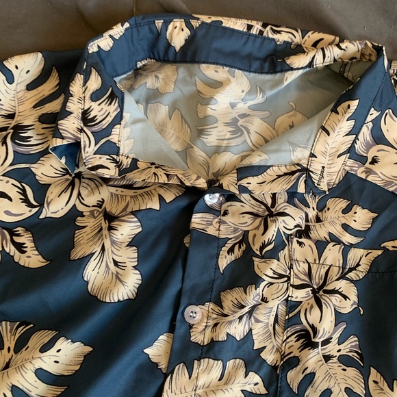 Hawaiian MENS dress shirt LIKE NEW - Picture 2 of 5